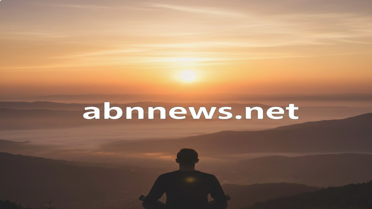 شروق شمس هادئ يرمز للصيام الروحاني في الدين البهائي مع رابط موقع abnnews.net.