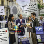 لوحة بصرية تجمع معتقدات شهود يهوه: التبشير في الشوارع، معارضة الخدمة العسكرية، وكتيب يوضح موقفهم الديني من رفض نقل الدم والبدائل الطبية.